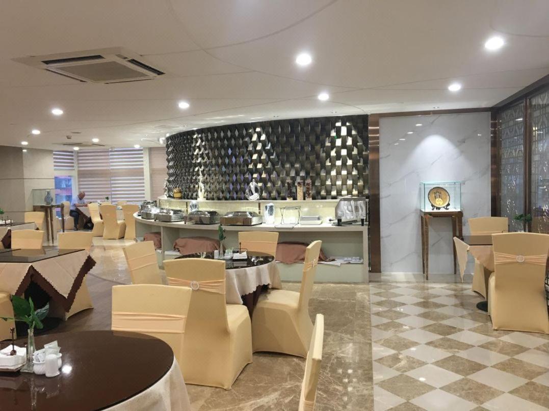 Vienna International Hotel Shenzhen Shuibei ภายนอก รูปภาพ